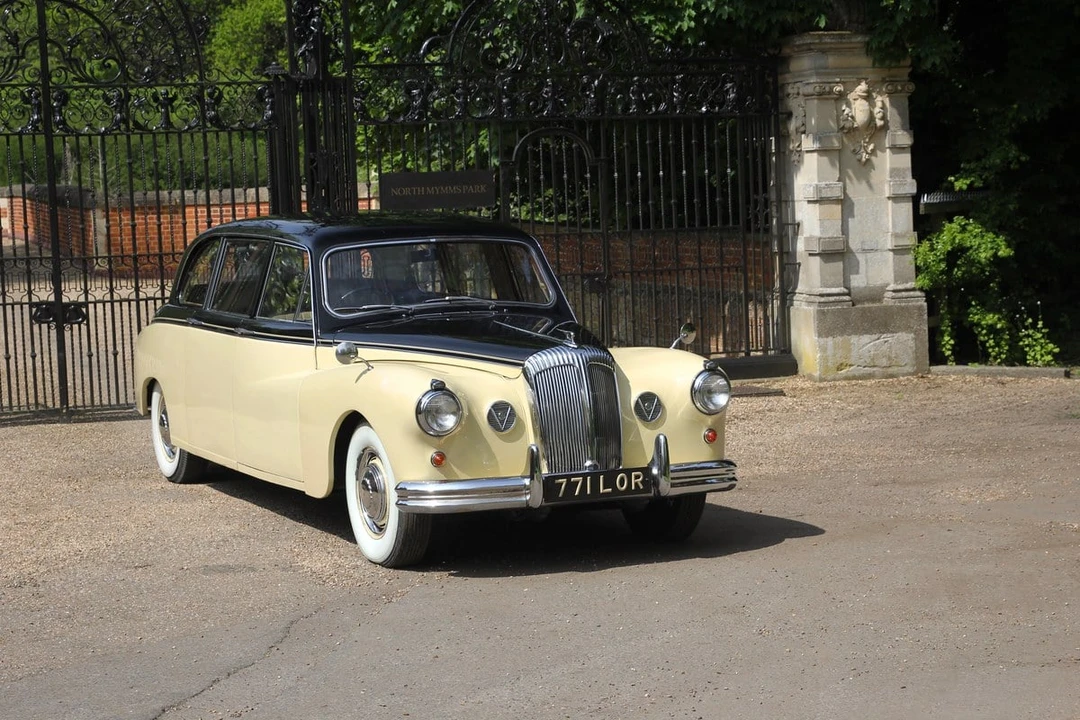1964 Daimler - Image 9 of 30