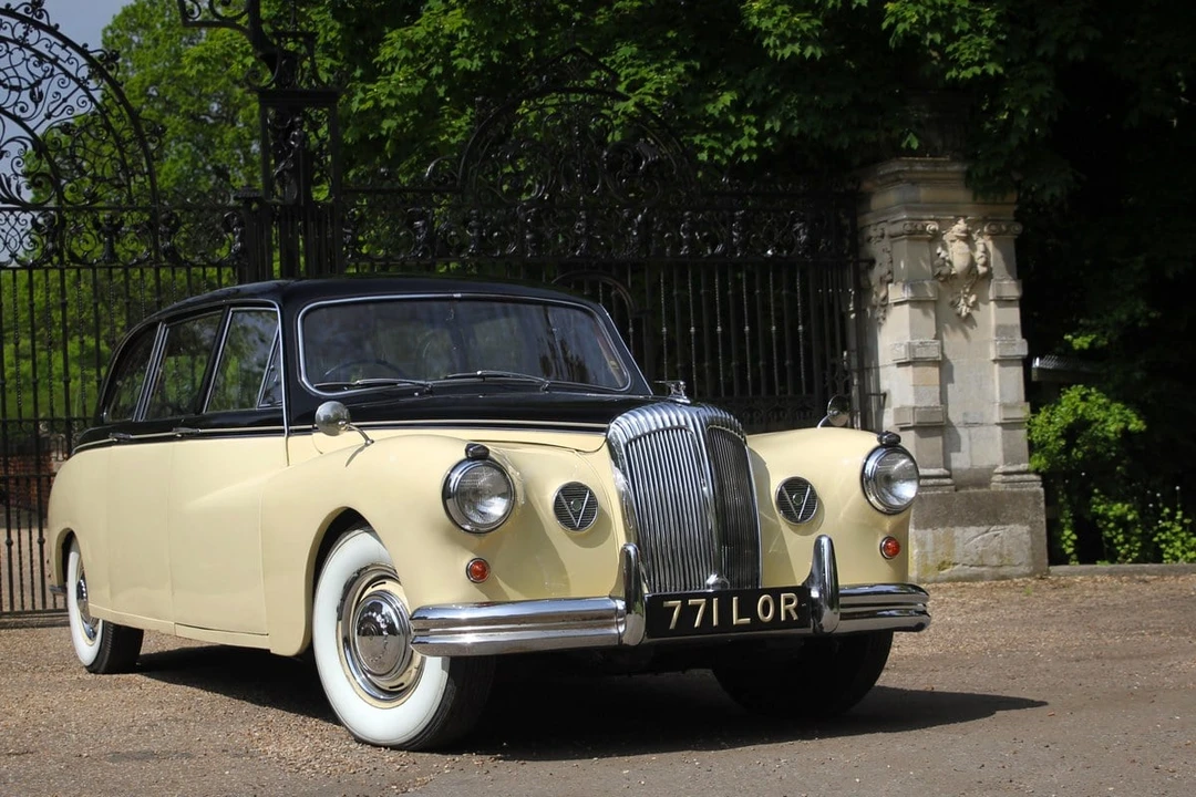1964 Daimler - Image 5 of 30