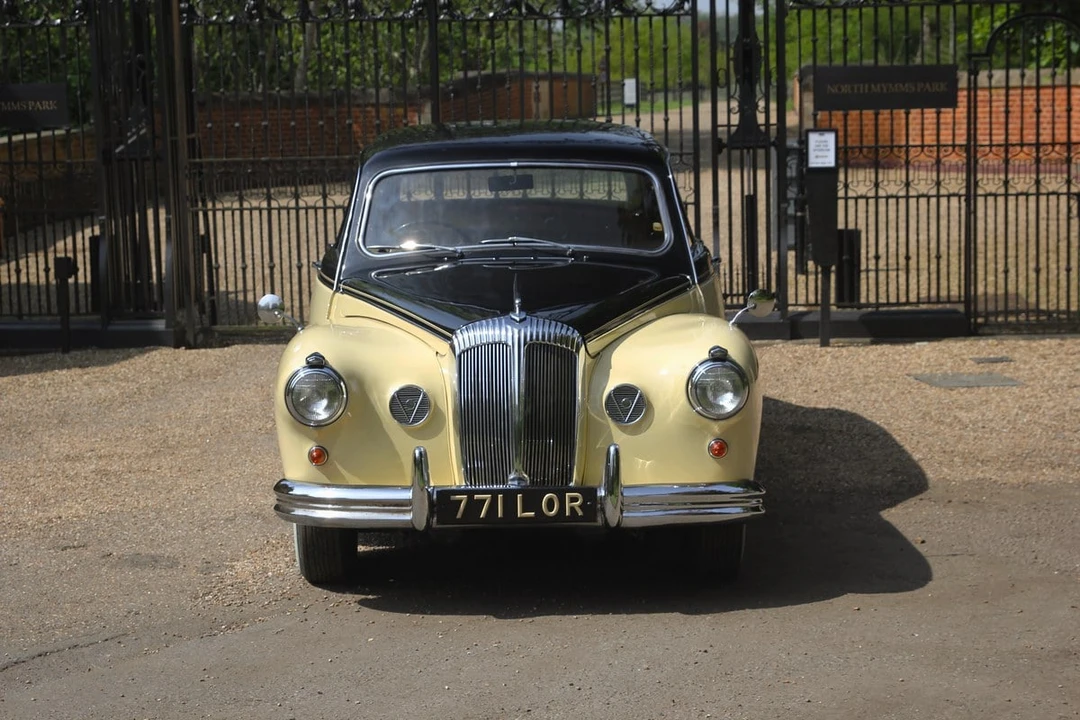 1964 Daimler - Image 14 of 30