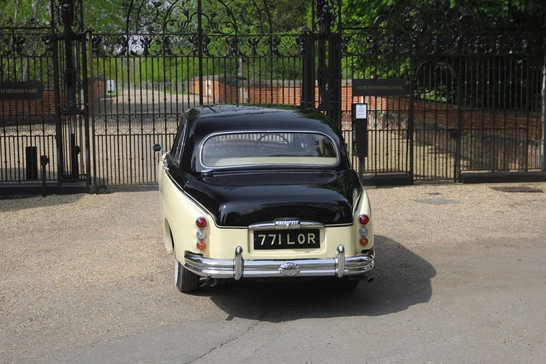 1964 Daimler - Image 20 of 30