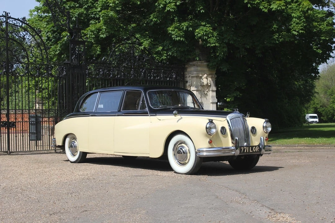1964 Daimler - Image 11 of 30