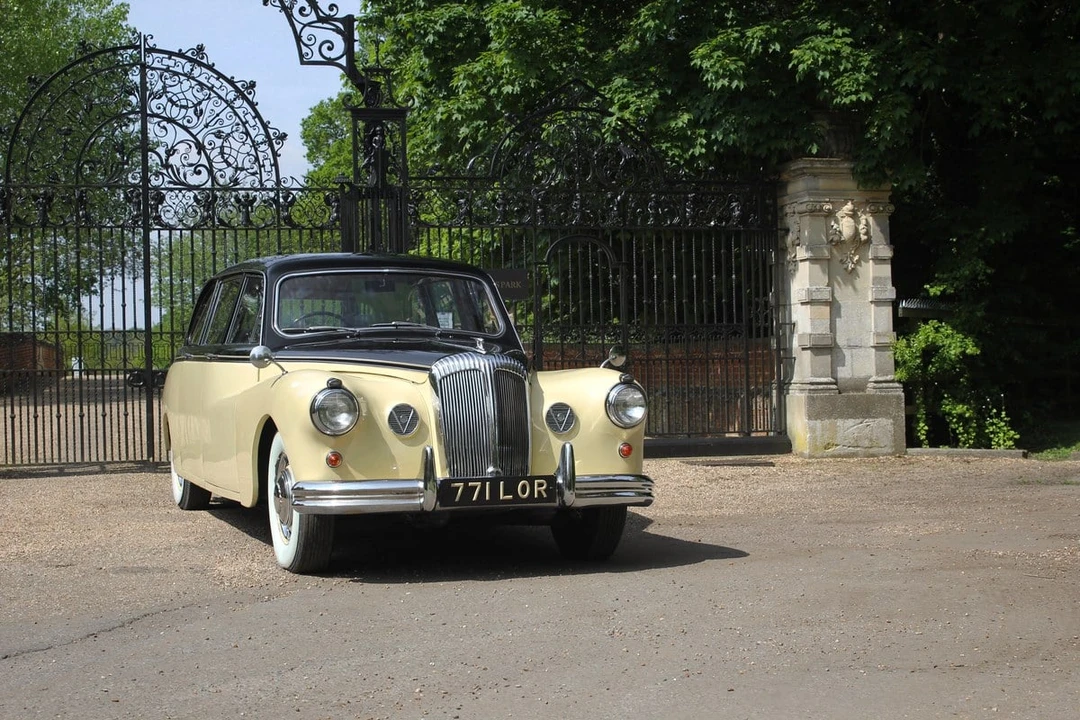 1964 Daimler - Image 7 of 30