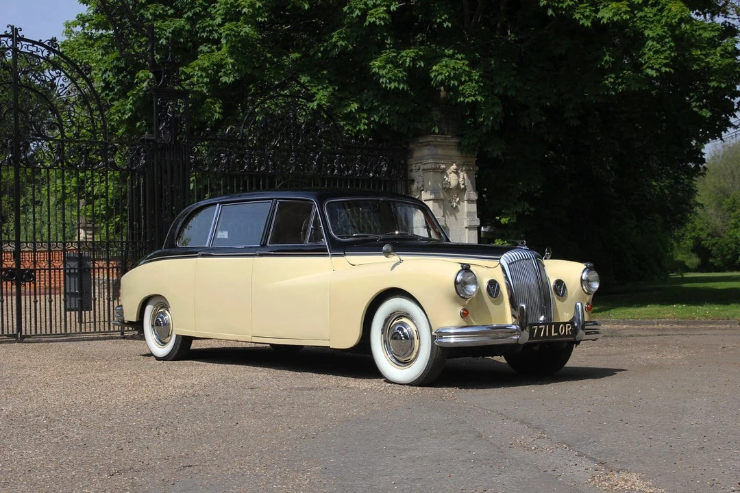 1964 Daimler - Image 8 of 30