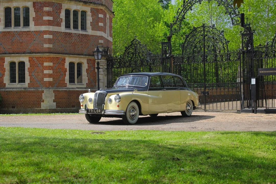 1964 Daimler - Image 18 of 30