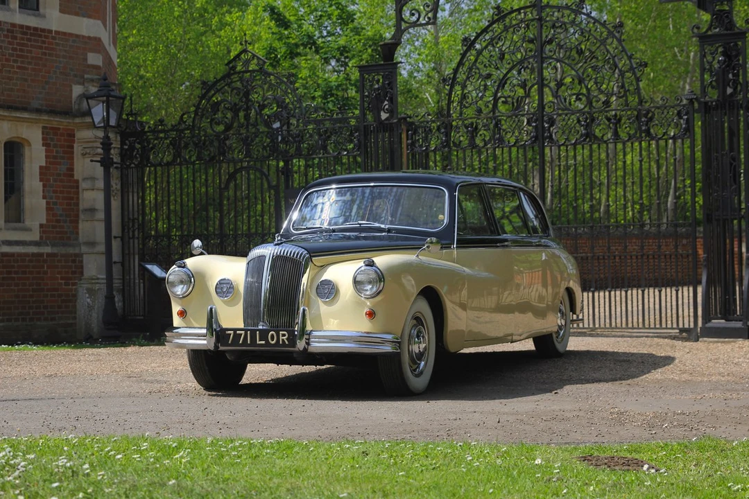 1964 Daimler - Image 16 of 30