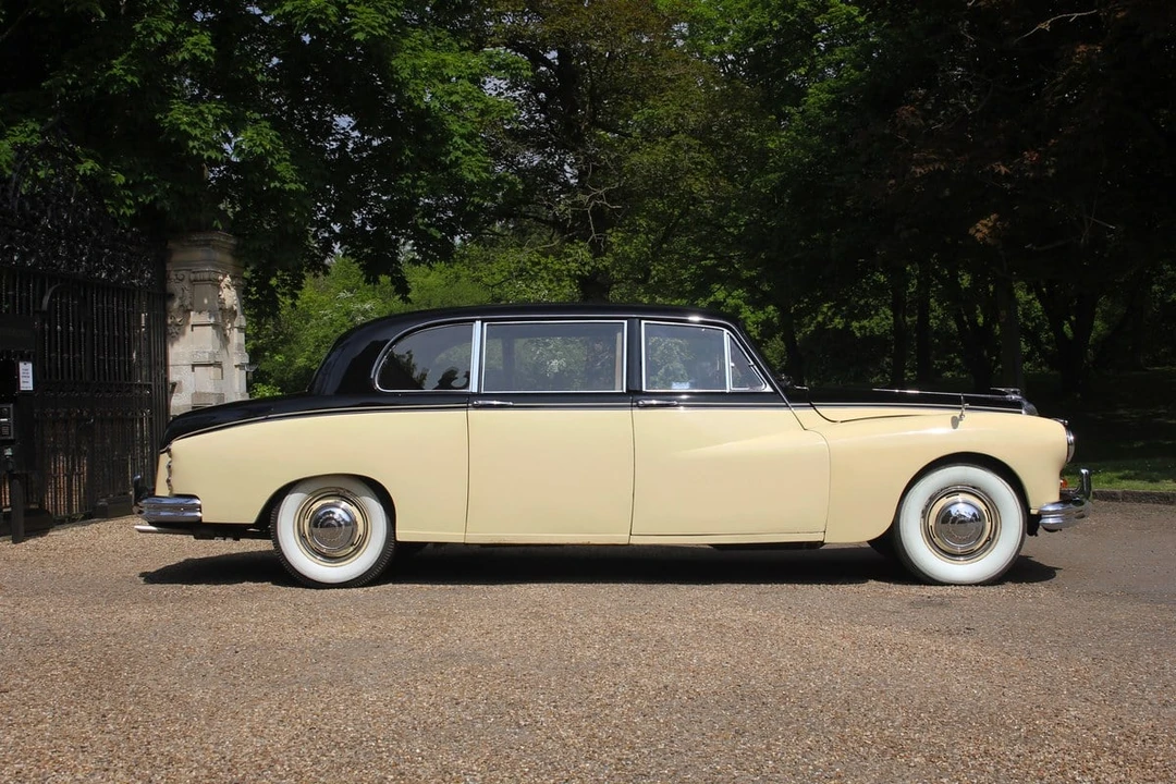 1964 Daimler - Image 4 of 30
