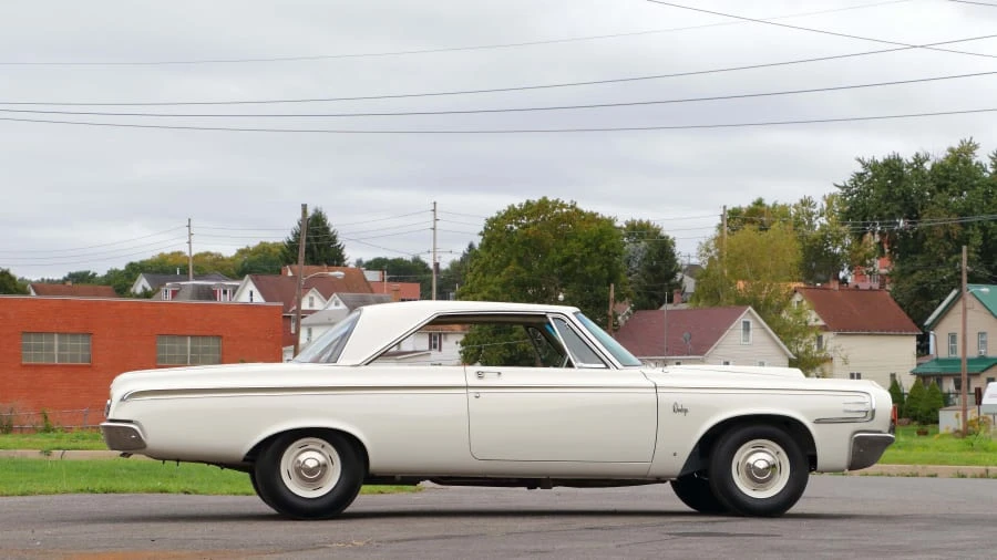 1964 Dodge 330 & 440 & 880 - Image 2 of 12