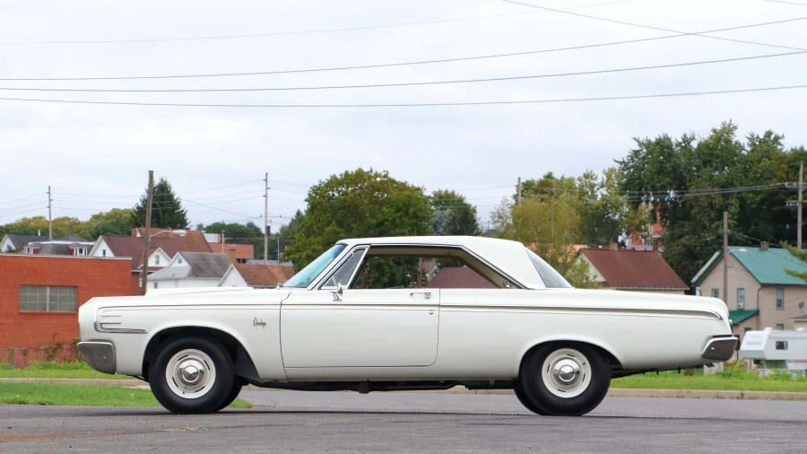 1964 Dodge 330 & 440 & 880 - Image 8 of 12