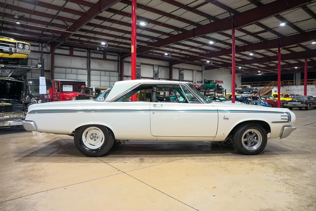 1964 Dodge 330 & 440 & 880 - Image 10 of 12