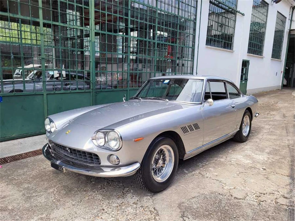1964 Ferrari 330 GT 2+2 - Image 3 of 31