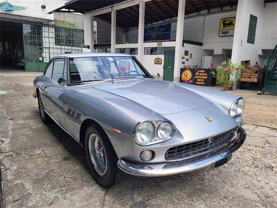 1964 Ferrari 330 GT 2+2 - Image 6 of 31