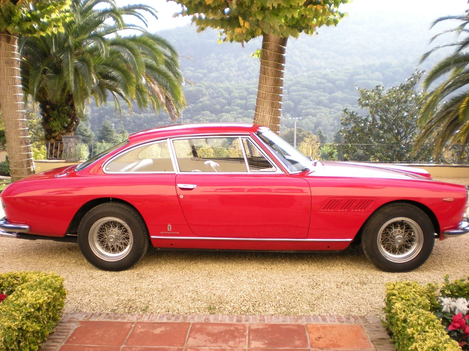 1964 Ferrari 330 GT 2+2 - Image 6 of 8