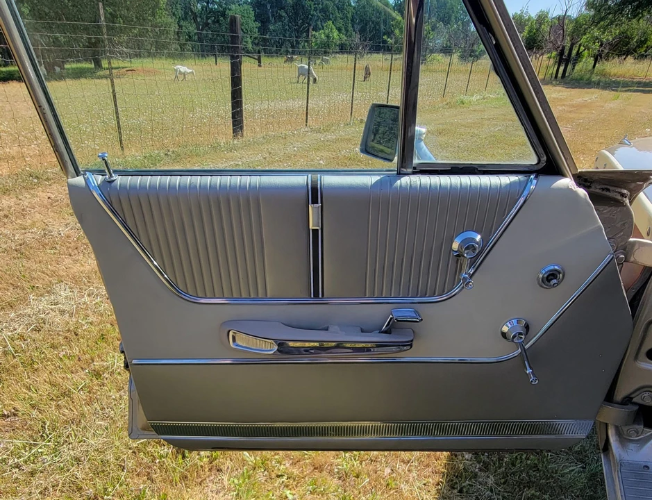 1964 Ford Country Squire - Image 12 of 31
