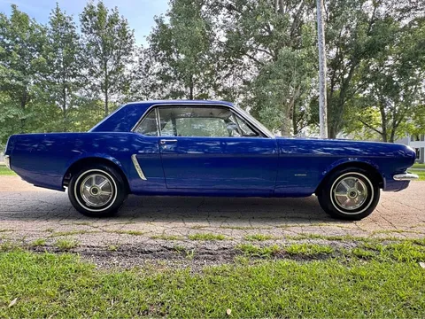 1964 Ford Mustang V6 Coupe 2D