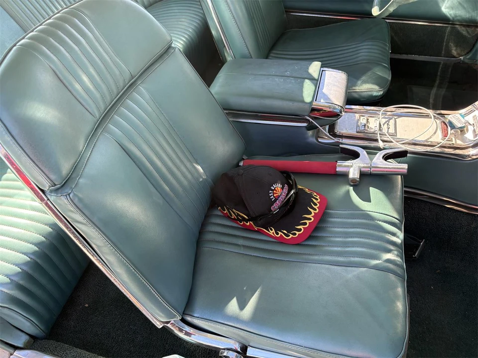 1964 Ford Thunderbird 4th Gen - Image 6 of 9