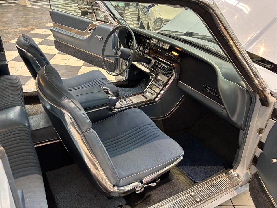 1964 Ford Thunderbird 4th Gen - Image 26 of 31