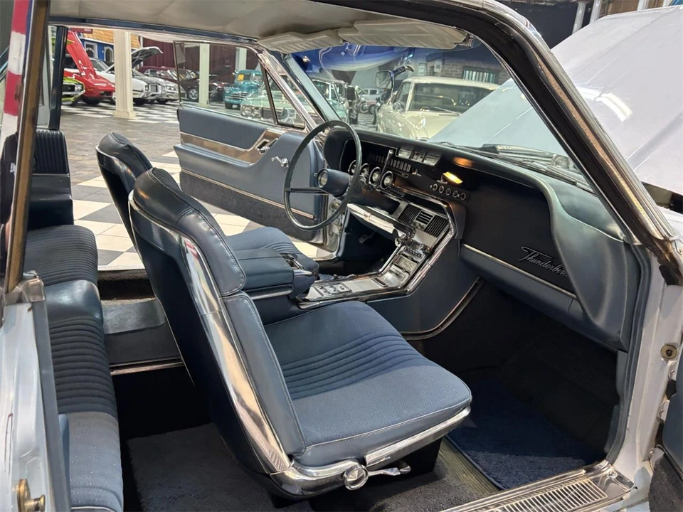 1964 Ford Thunderbird 4th Gen - Image 28 of 31