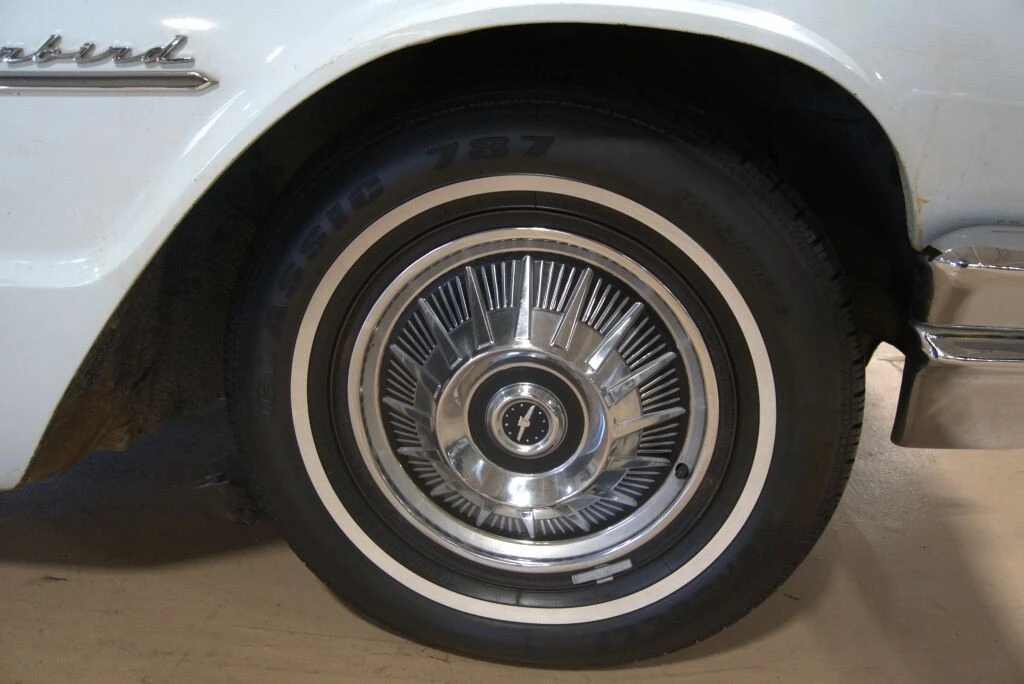 1964 Ford Thunderbird 4th Gen - Image 29 of 31