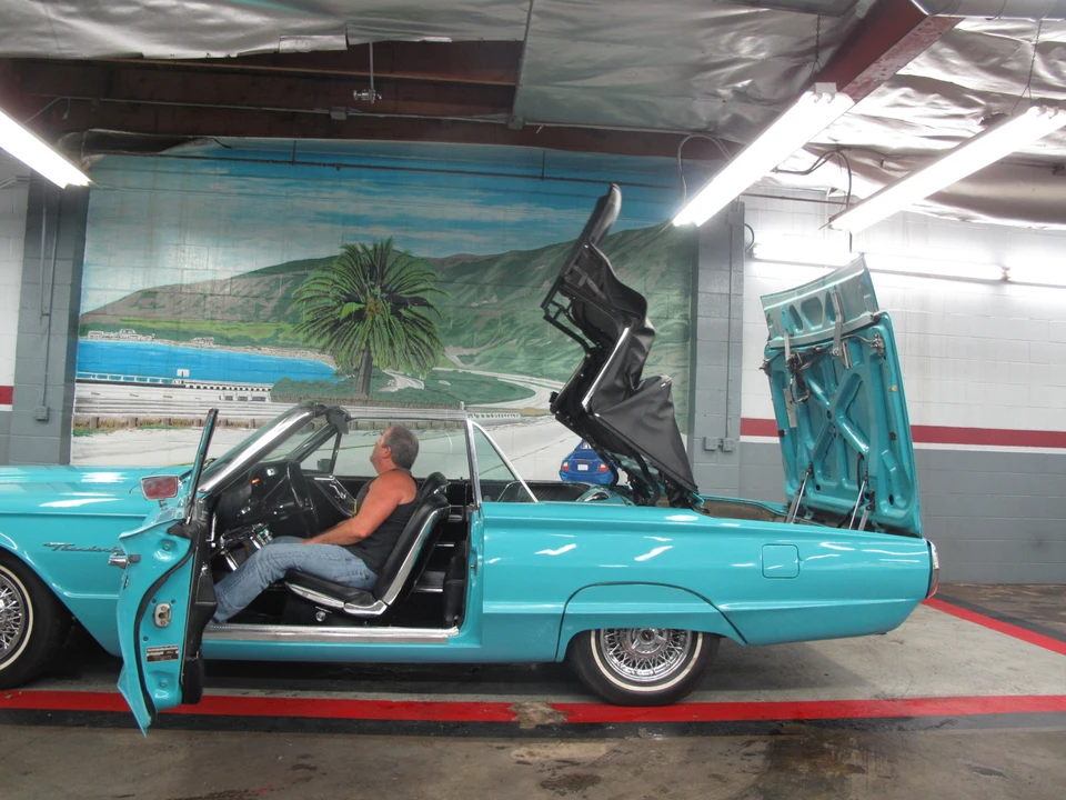 1964 Ford Thunderbird 4th Gen - Image 9 of 31