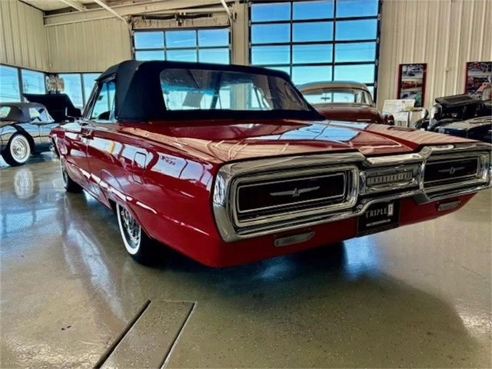 1964 Ford Thunderbird 4th Gen - Image 25 of 31