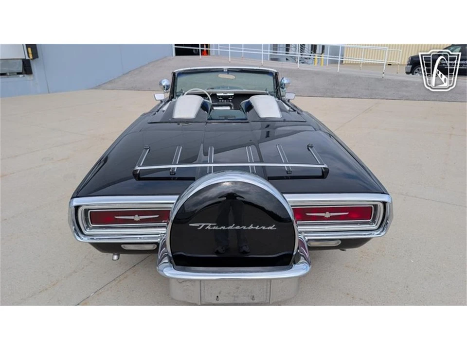 1964 Ford Thunderbird 4th Gen - Image 11 of 31