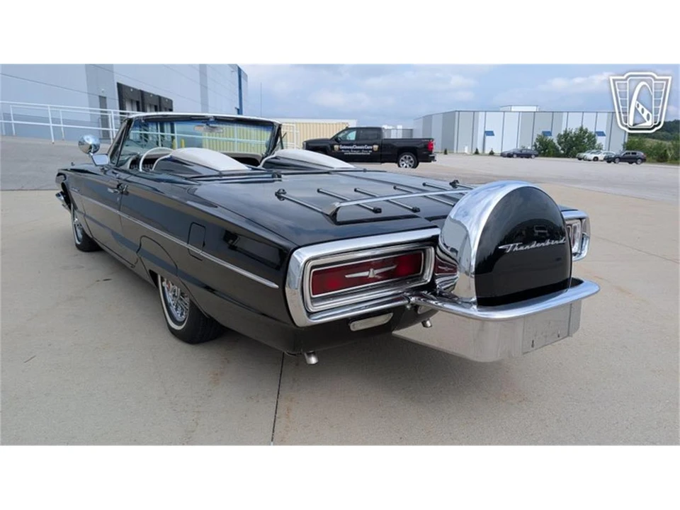 1964 Ford Thunderbird 4th Gen - Image 9 of 31