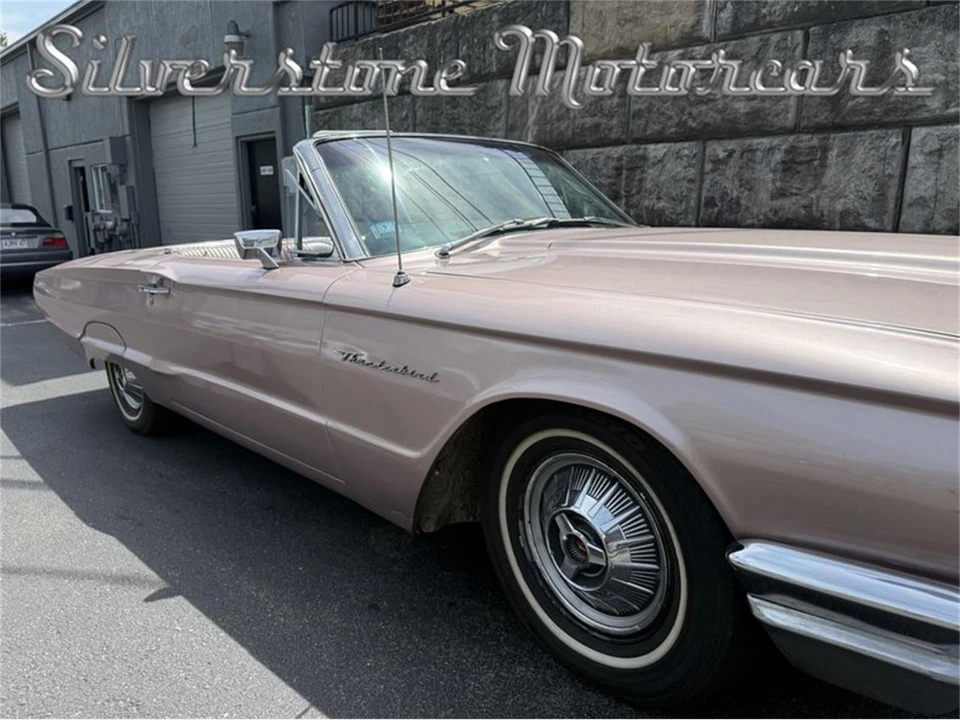 1964 Ford Thunderbird 4th Gen - Image 15 of 31