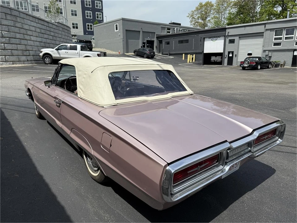 1964 Ford Thunderbird 4th Gen - Image 25 of 31
