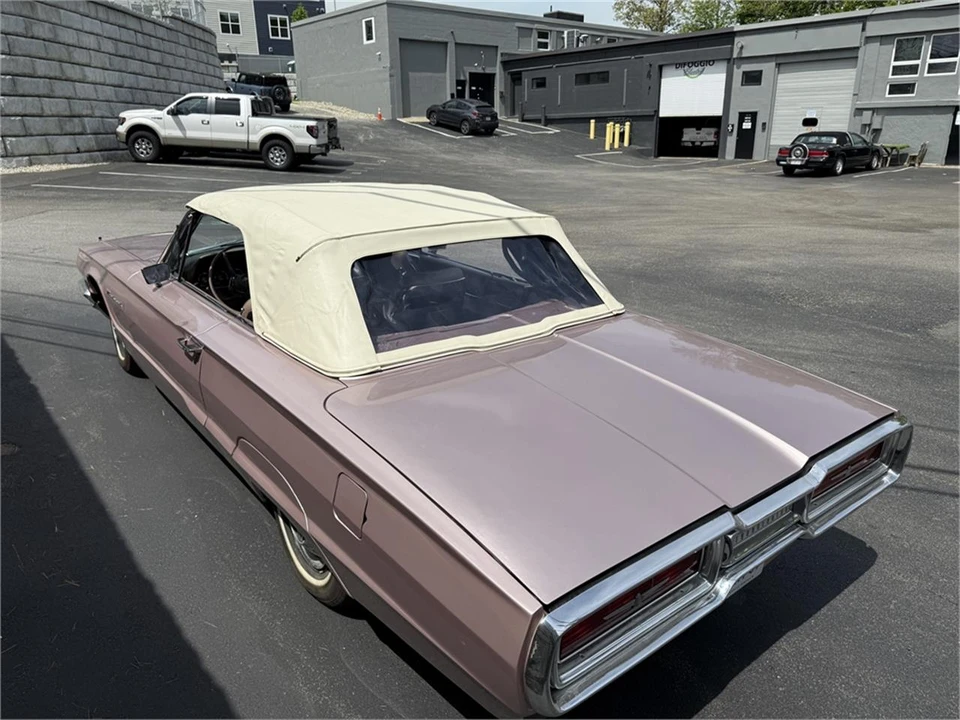 1964 Ford Thunderbird 4th Gen - Image 26 of 31