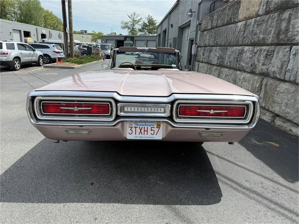 1964 Ford Thunderbird 4th Gen - Image 22 of 31