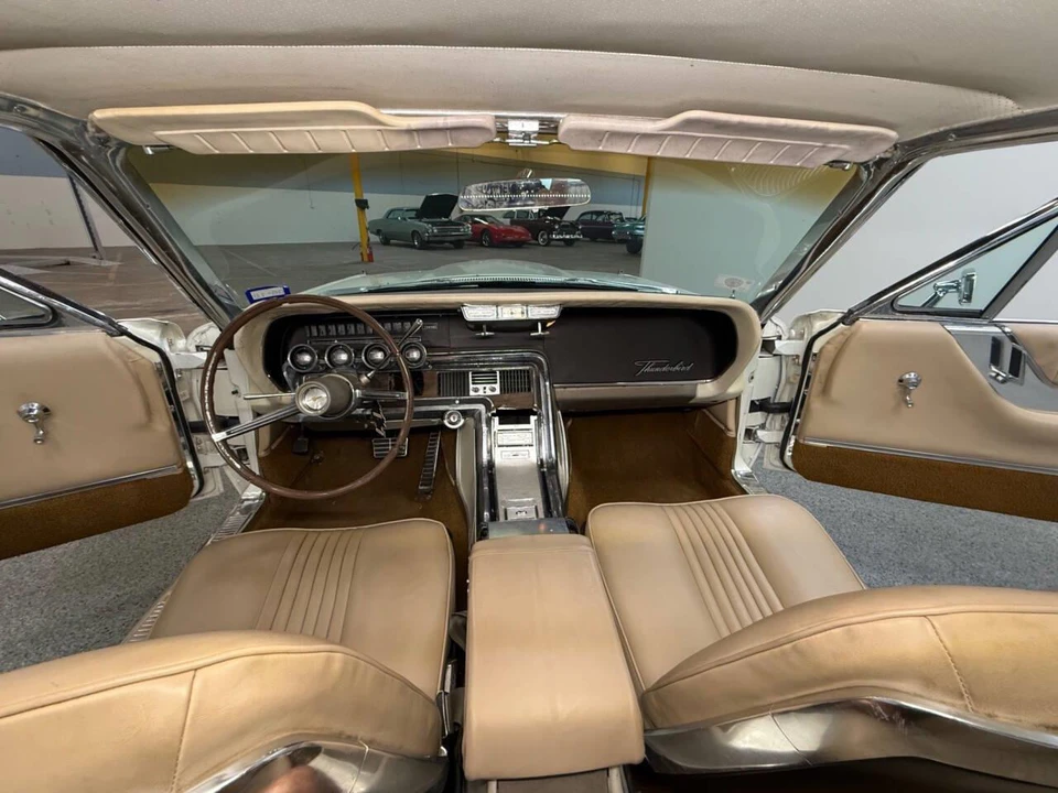 1964 Ford Thunderbird 4th Gen - Image 25 of 31