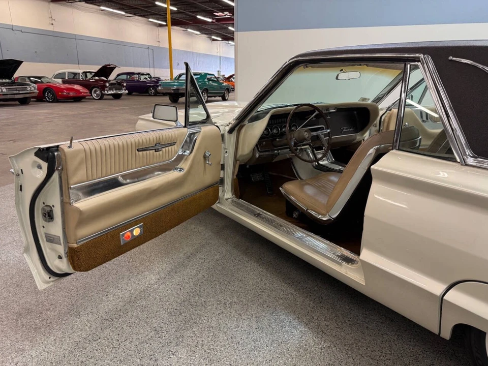 1964 Ford Thunderbird 4th Gen - Image 22 of 31