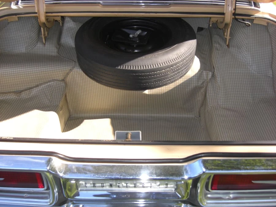 1964 Ford Thunderbird 4th Gen - Image 5 of 9