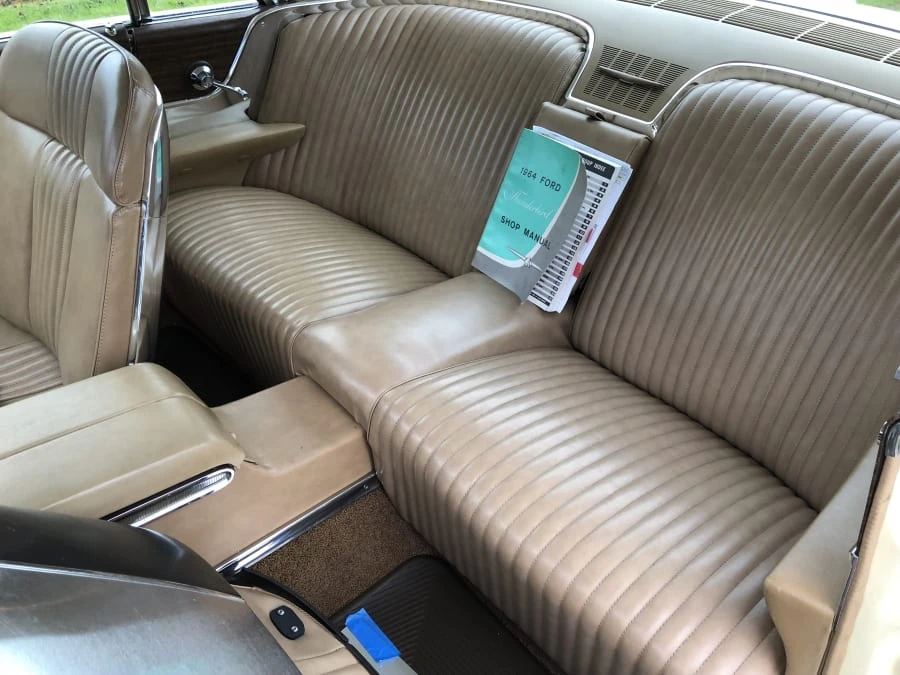 1964 Ford Thunderbird 4th Gen - Image 6 of 10