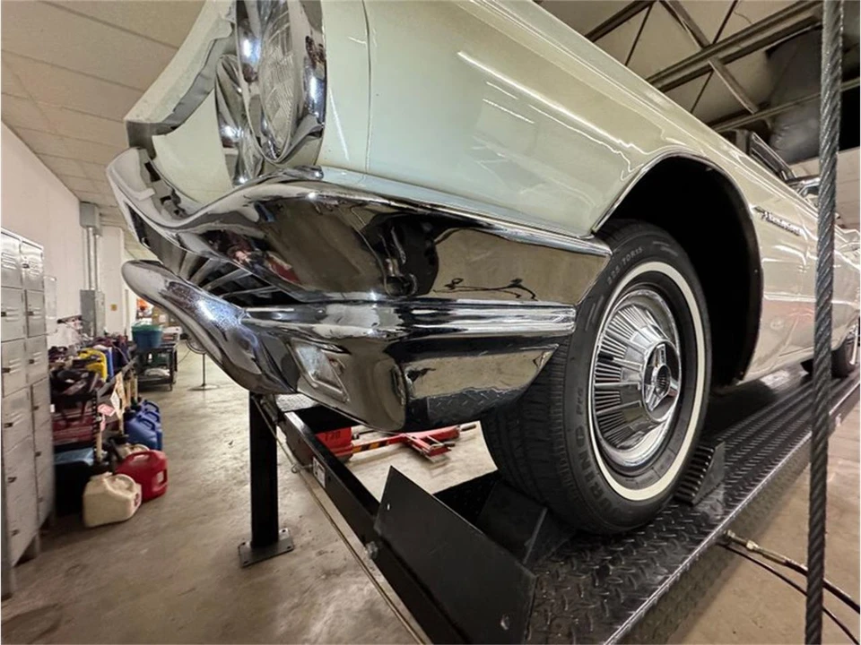 1964 Ford Thunderbird 4th Gen - Image 24 of 31