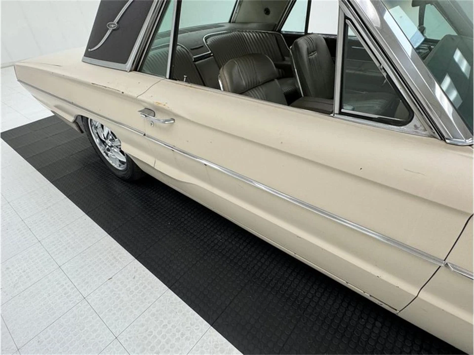 1964 Ford Thunderbird 4th Gen - Image 24 of 31