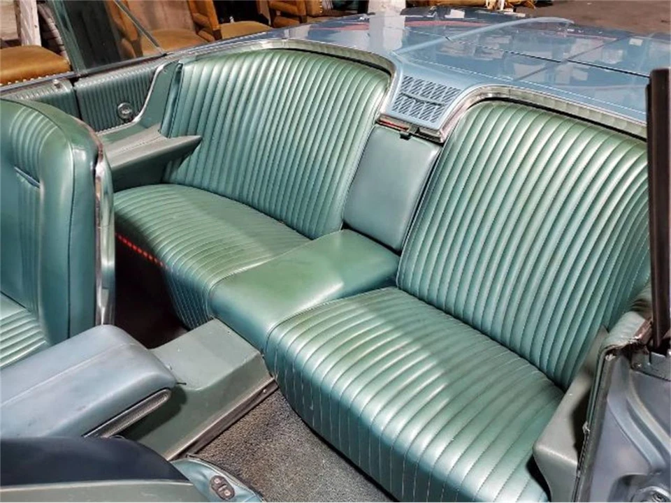 1964 Ford Thunderbird 4th Gen - Image 17 of 30