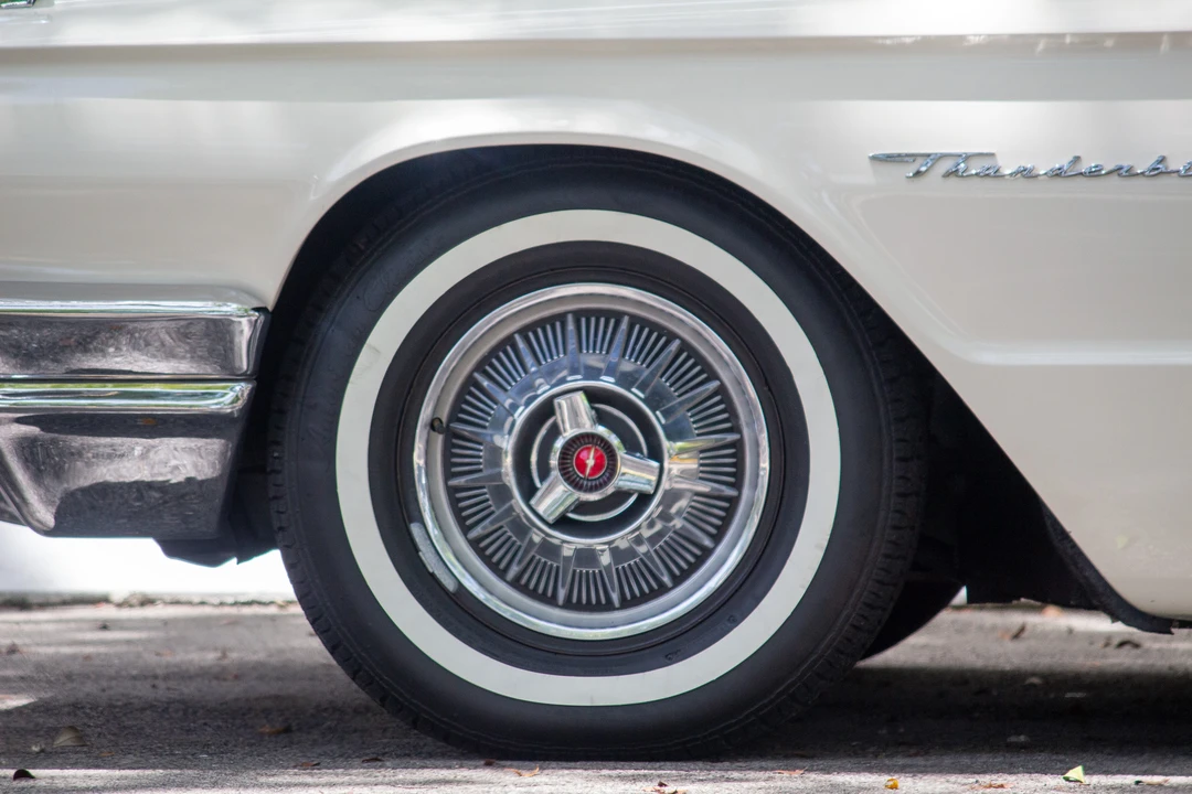 1964 Ford Thunderbird 4th Gen - Image 11 of 31