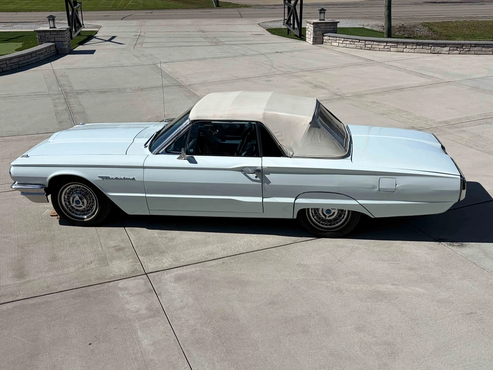 1964 Ford Thunderbird 4th Gen - Image 24 of 31