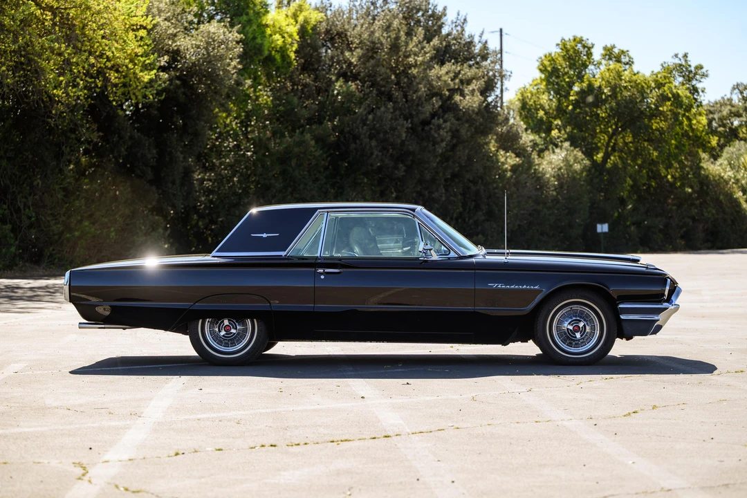 1964 Ford Thunderbird 4th Gen - Image 26 of 31