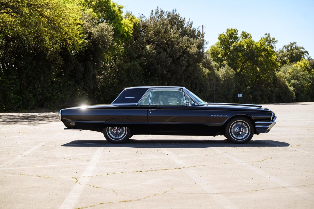 1964 Ford Thunderbird 4th Gen - Image 25 of 31