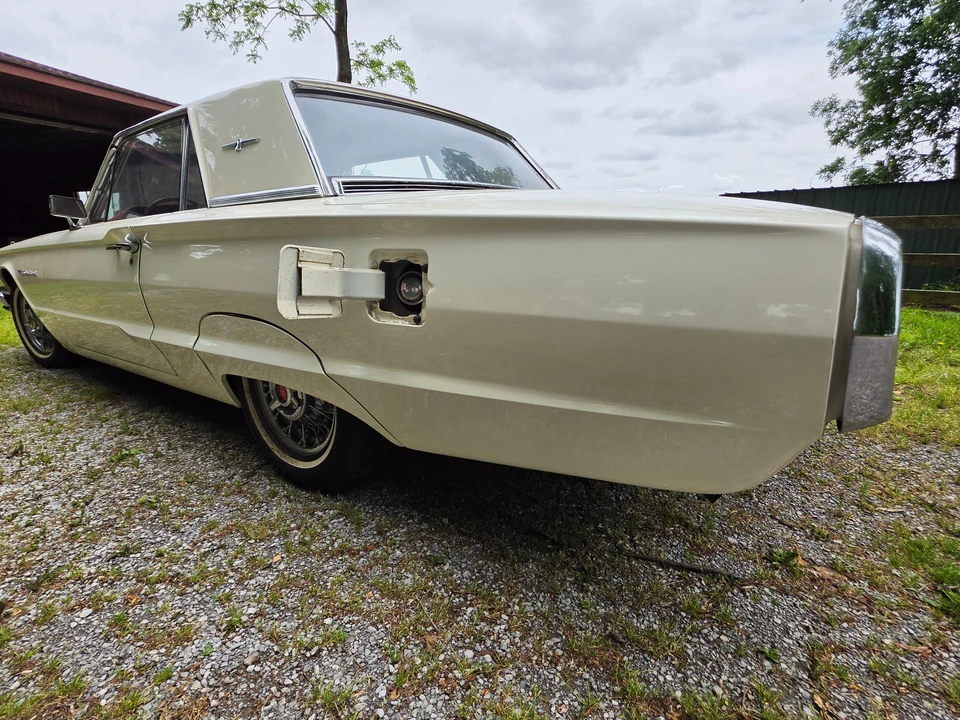 1964 Ford Thunderbird 4th Gen - Image 10 of 31