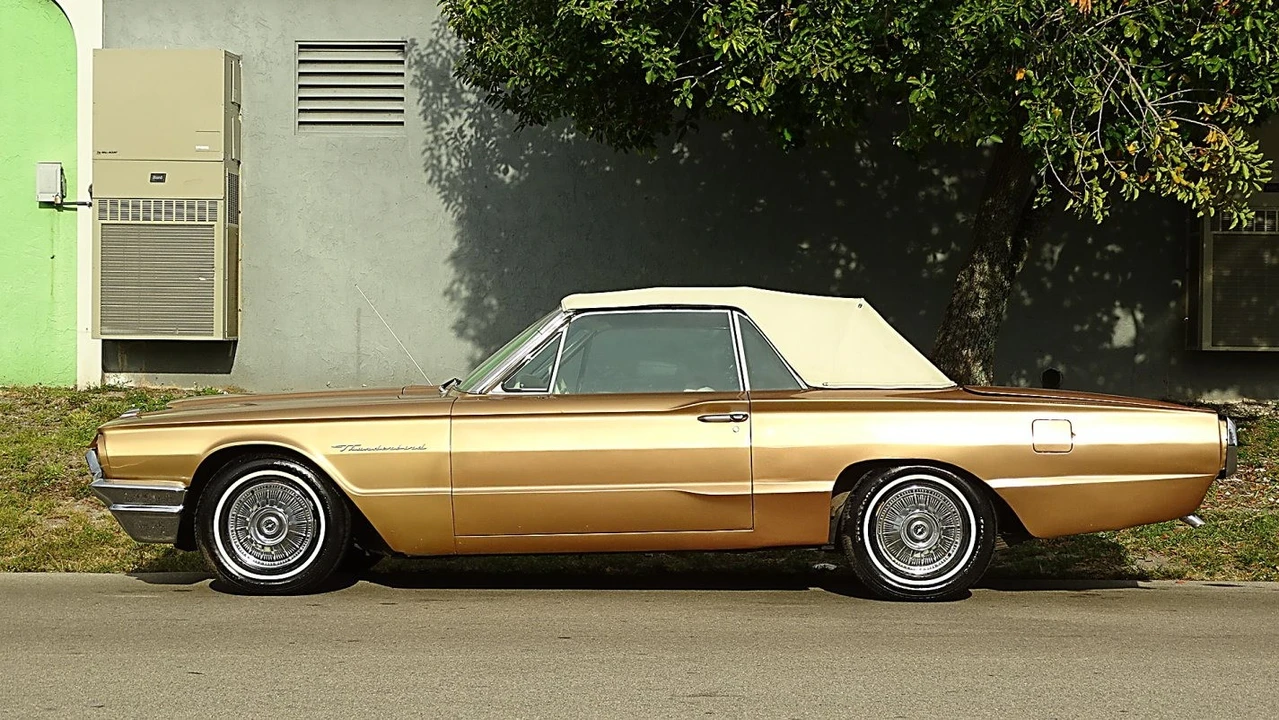 1964 Ford Thunderbird 3rd Gen - Image 2 of 21