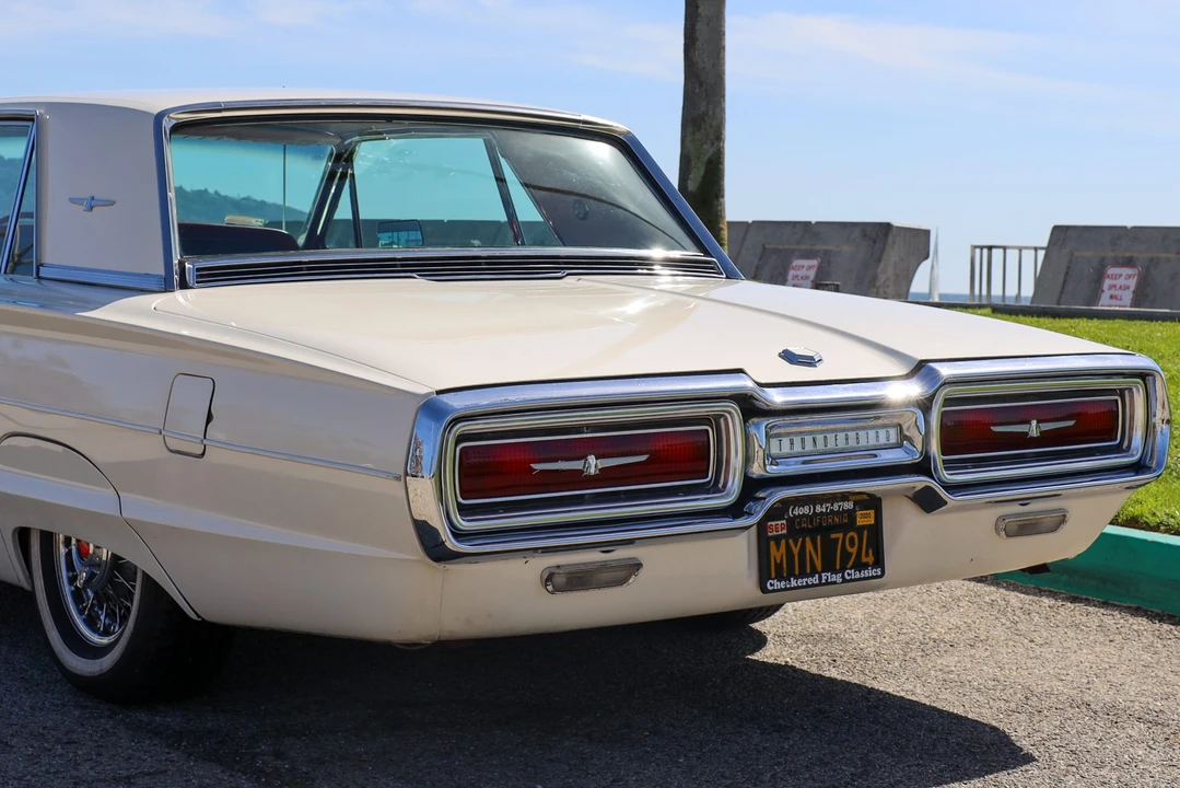 1964 Ford Thunderbird 4th Gen - Image 16 of 31
