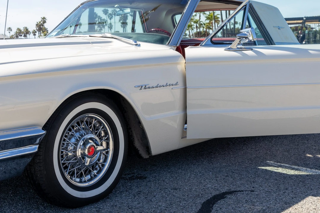 1964 Ford Thunderbird 4th Gen - Image 26 of 31