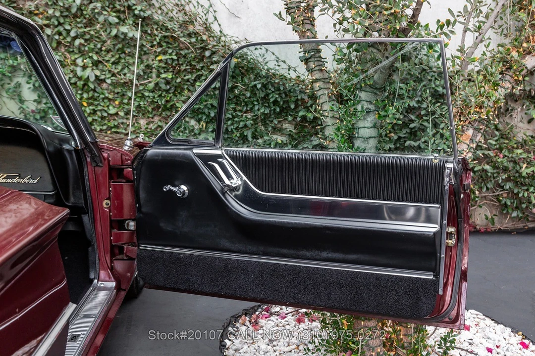 1964 Ford Thunderbird 4th Gen - Image 24 of 31
