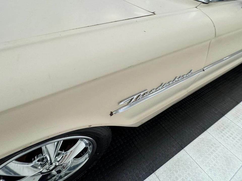 1964 Ford Thunderbird 4th Gen - Image 26 of 31