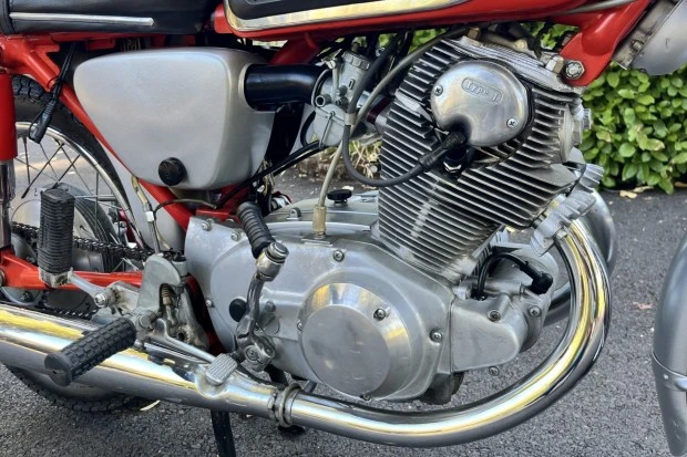 1964 Honda C71 & C72 & C76 & C77 Dream - Image 5 of 7