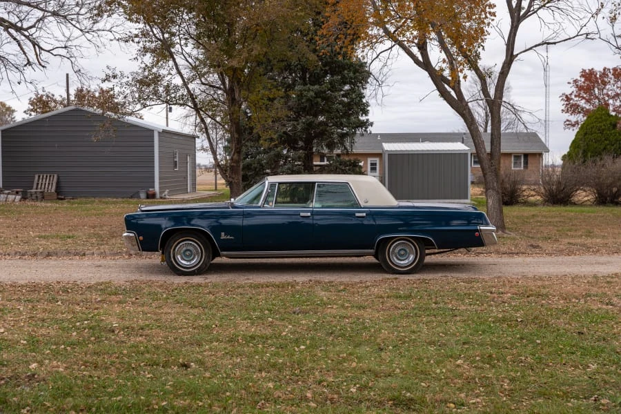 1964 Imperial Crown - Image 2 of 17