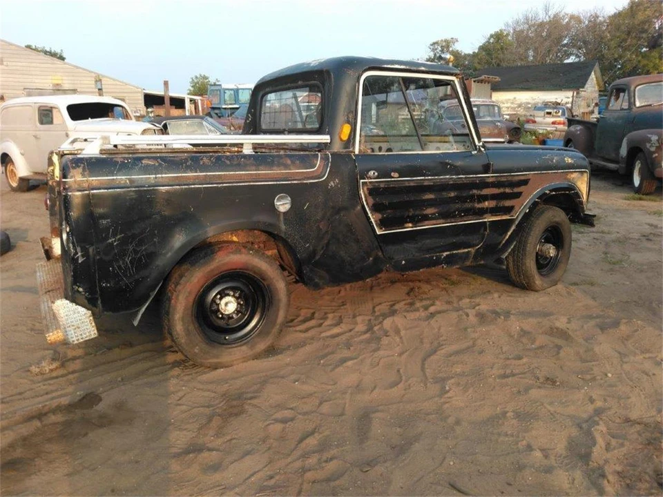 1964 International - Image 4 of 22